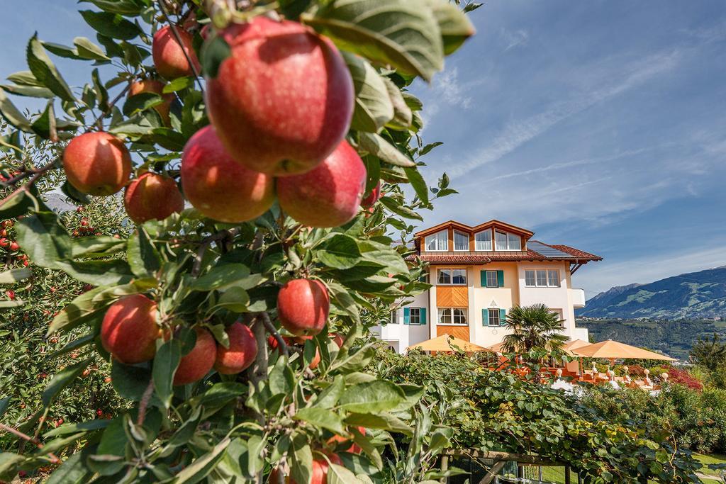 Landhaus Hotel Kristall Marlengo Exterior photo